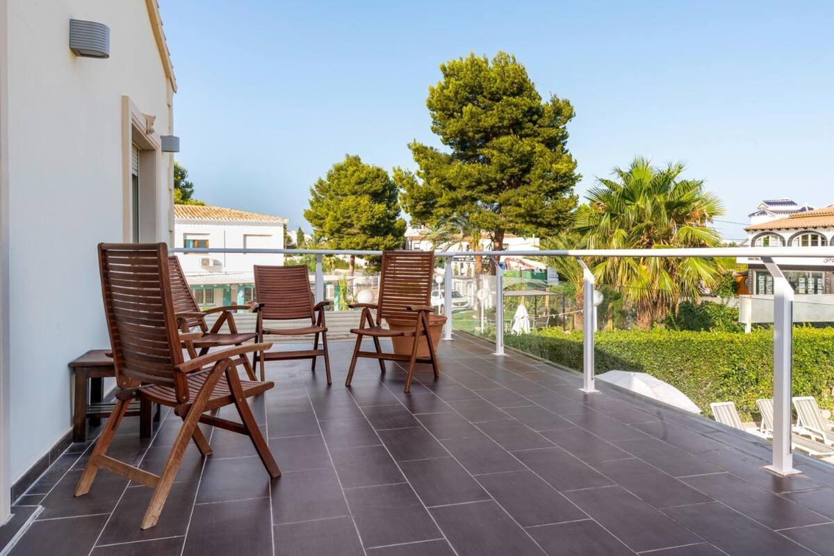 Constantinos O Completa Villa