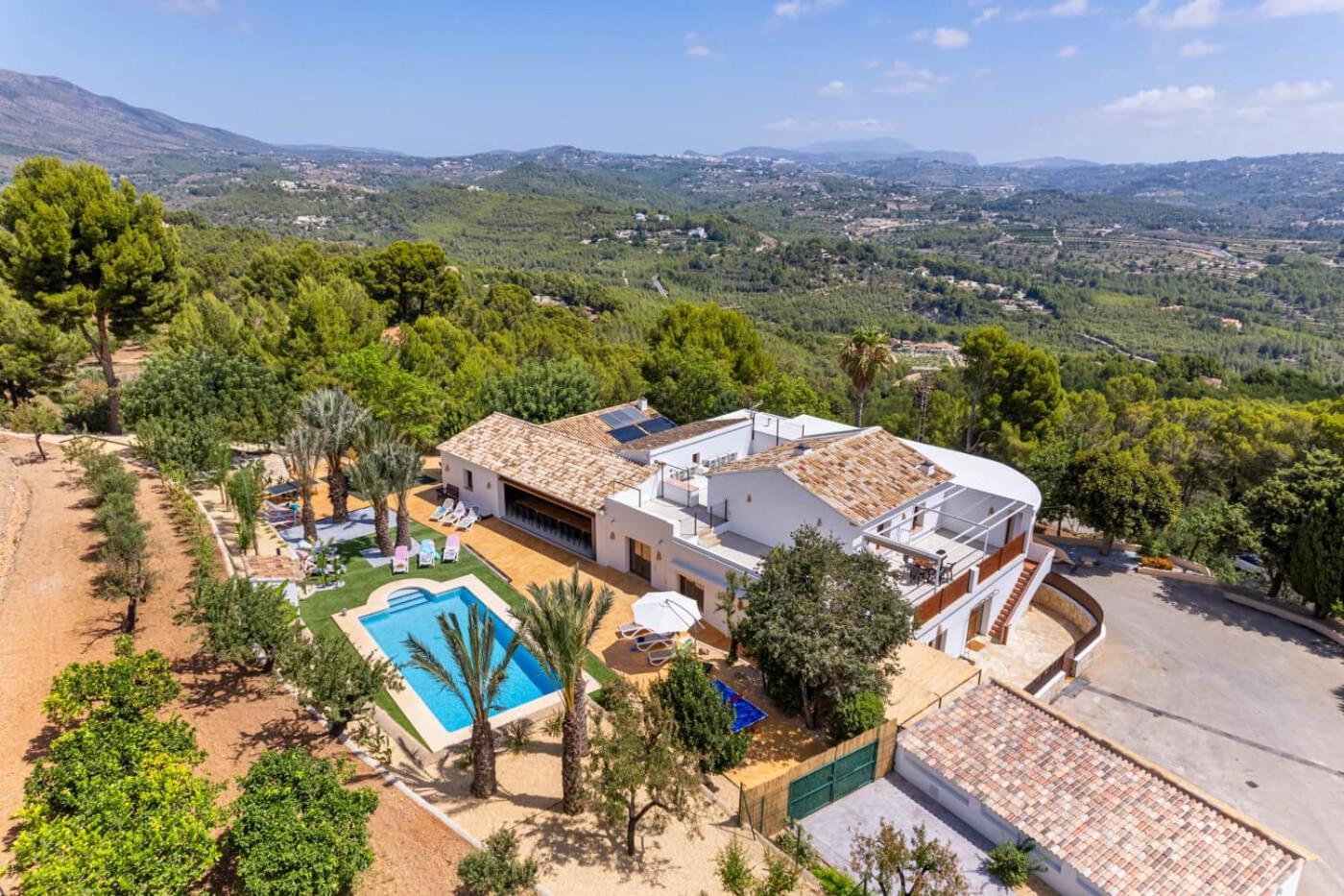 Joan - Plusholidays Villa