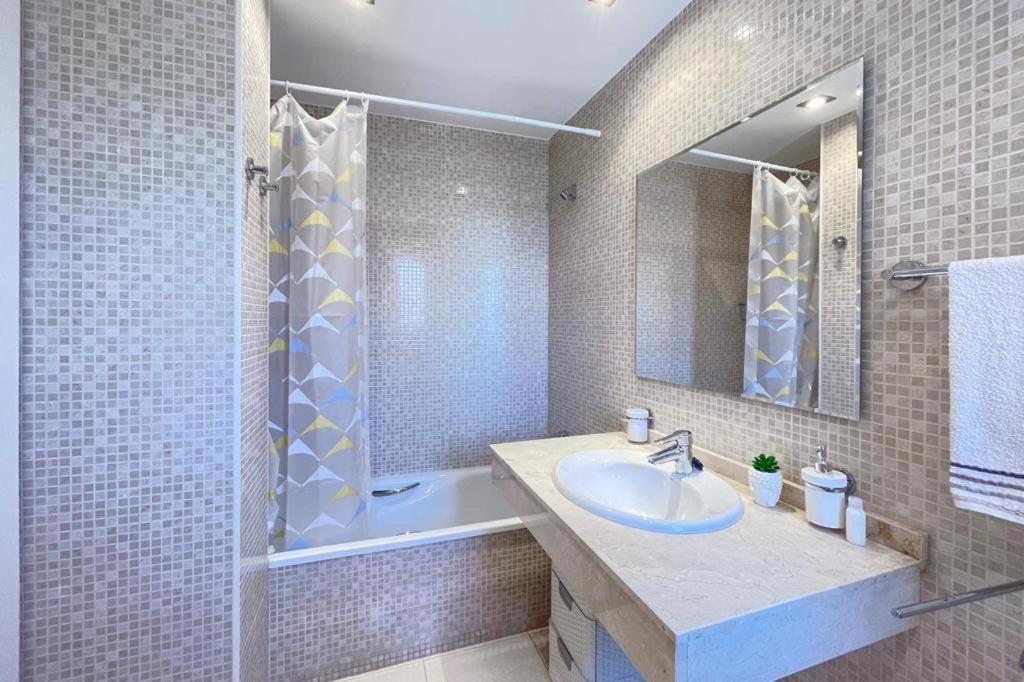 Bahia Del Sol 8 By Vivirel Apartment *
