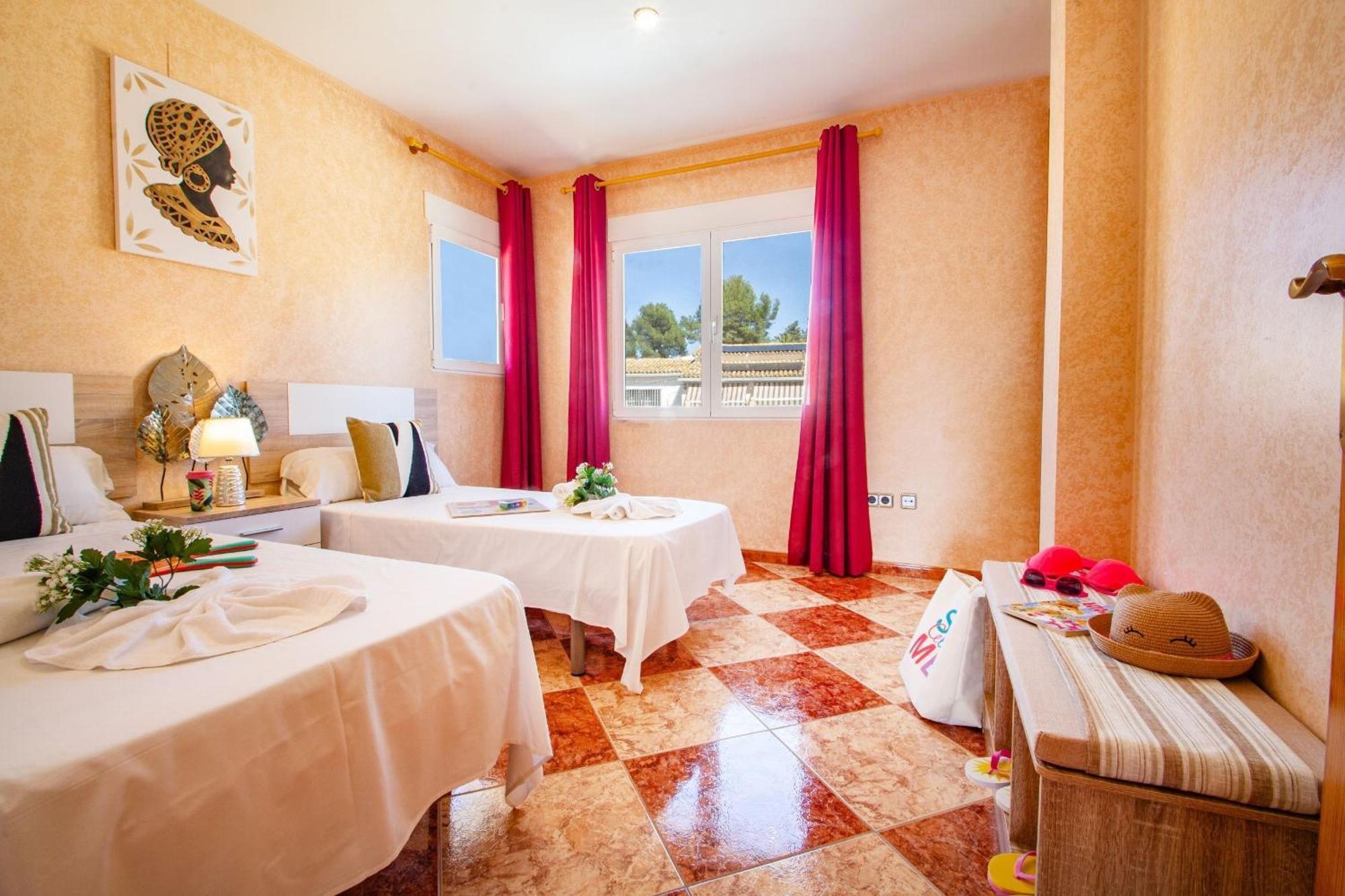 Flora - Plusholidays Villa