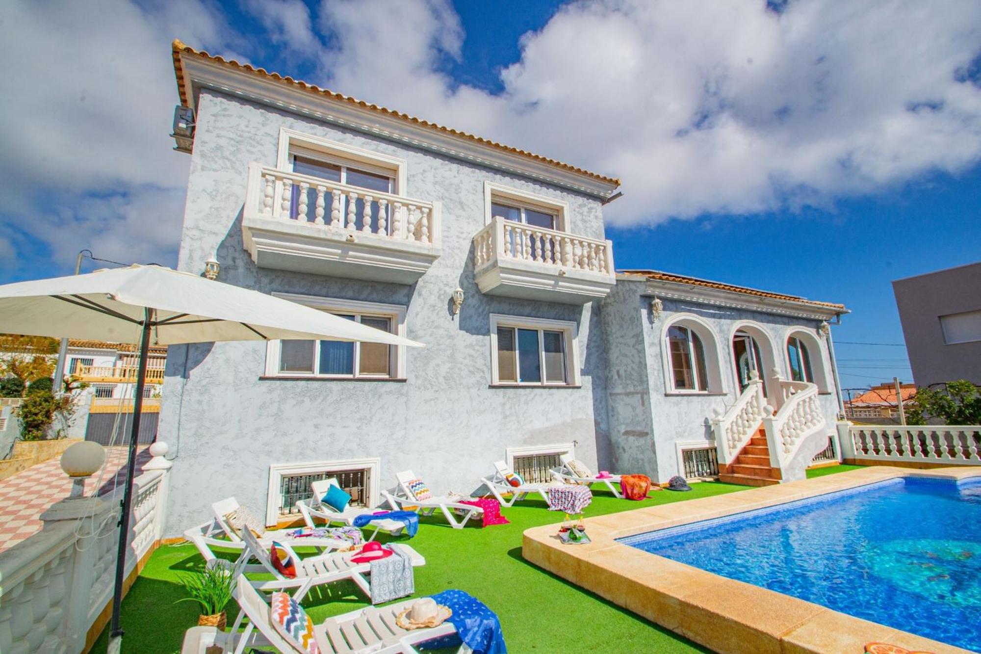 Flora - Plusholidays Villa Calpe