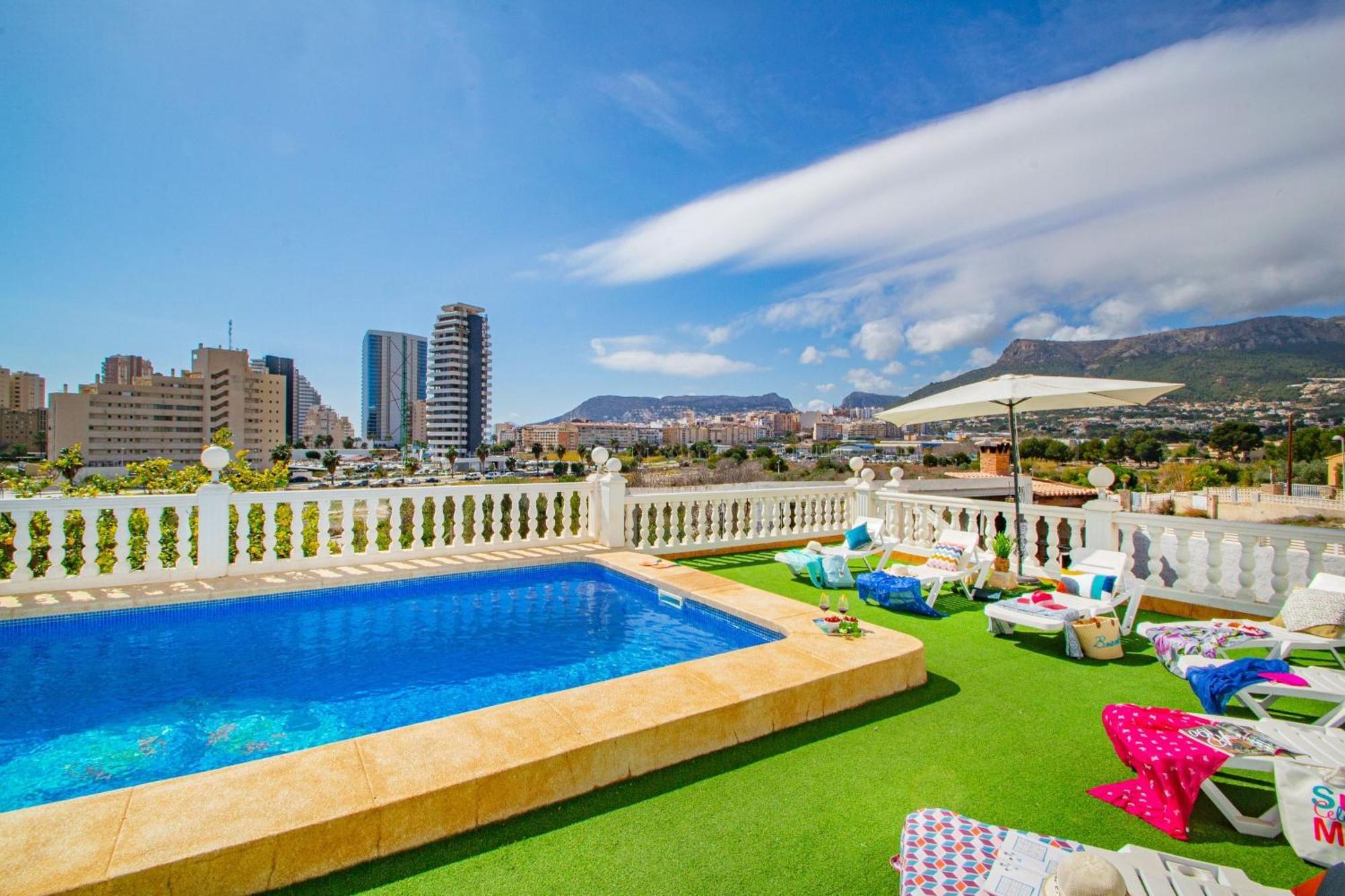 Flora - Plusholidays Calpe