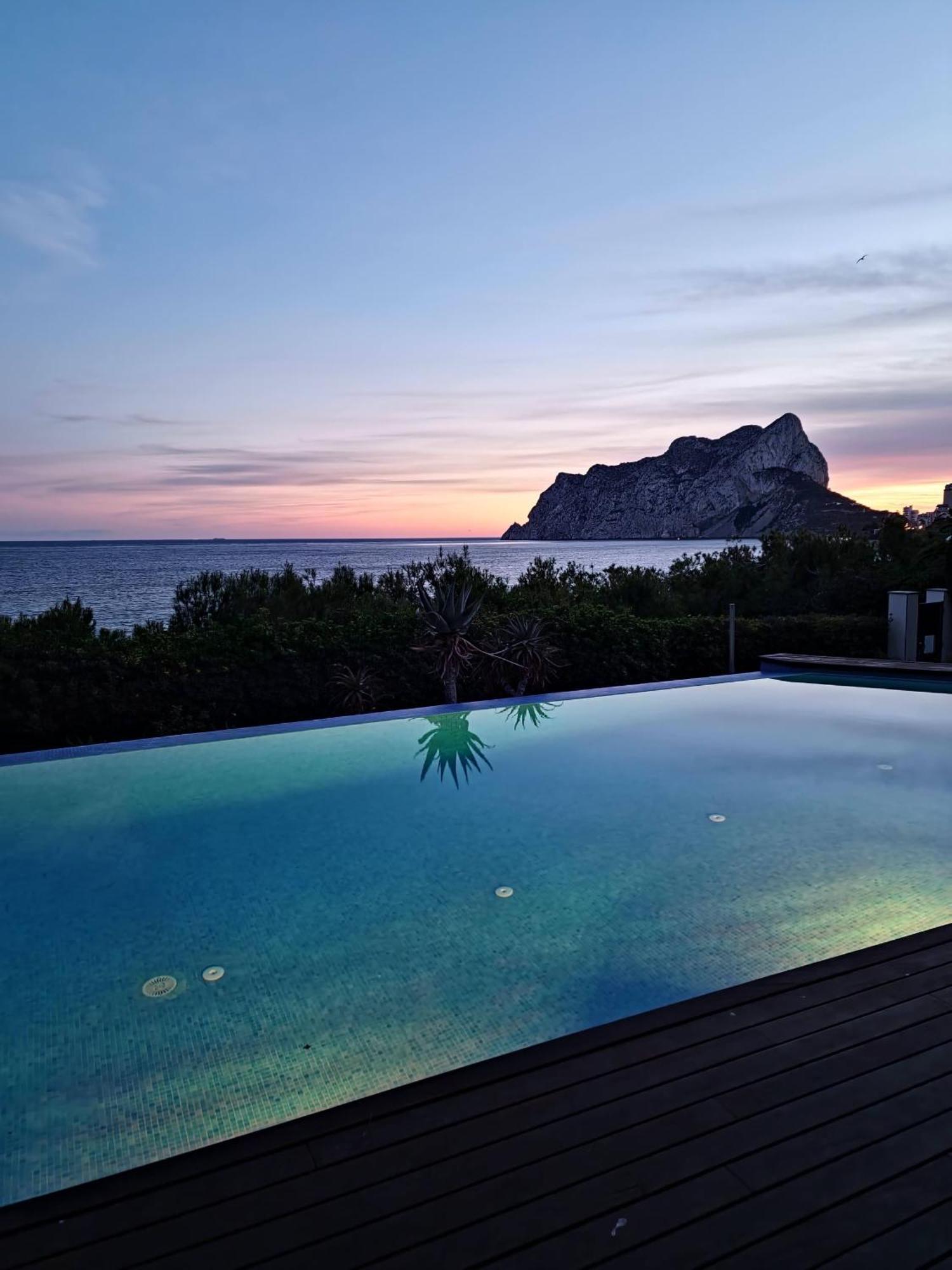 A001 - De Lujo En Primera Línea De Mar Villa Calpe