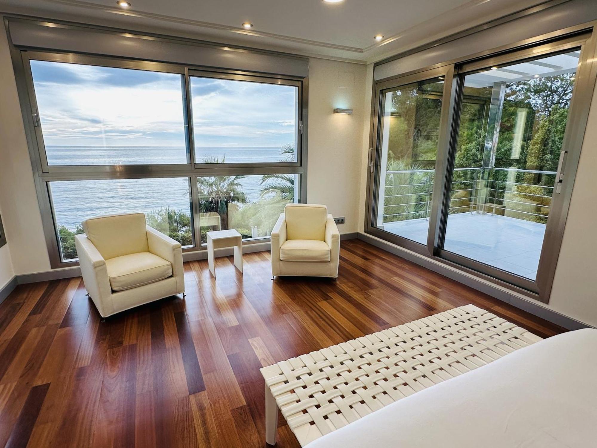 A001 - De Lujo En Primera Línea De Mar Villa Calpe