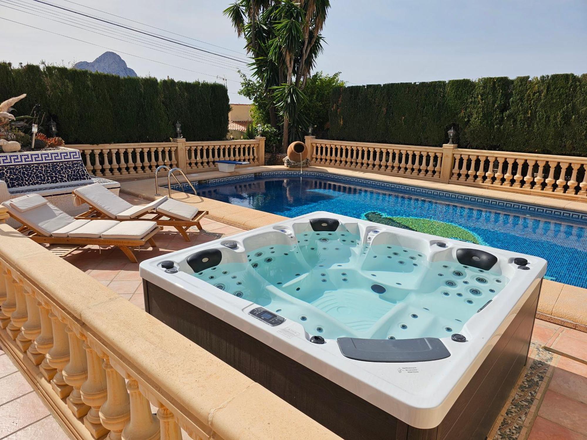 Luxury - Pool, Hot Tub, Aircon, Tvs, Cinema, Office, Gbit Internet, Sports Equipment Calpe