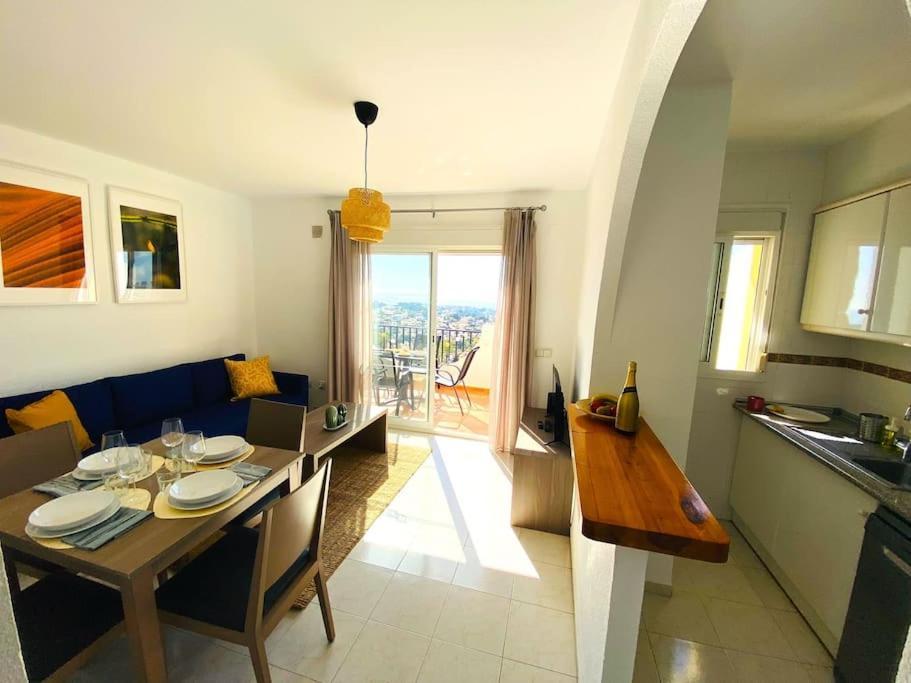 Apartment Canario - Imperial Park - Sea View, 6 Pools, Terrace
