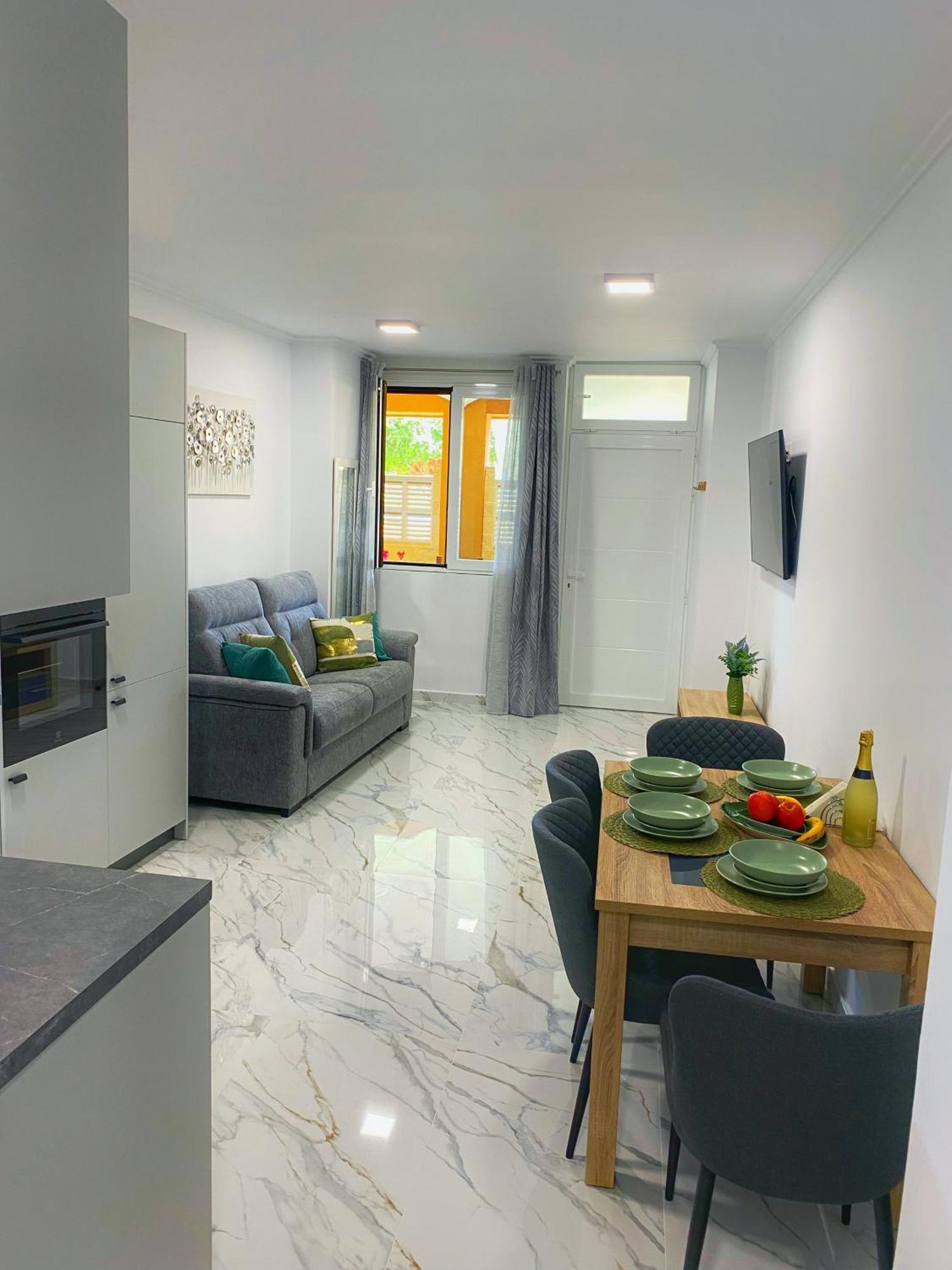 Apartamento A Estrenar 1a Linea Playa Y Piscina Calpe