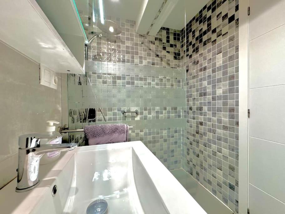 Fabiola Ii By Calpitality Apartment *