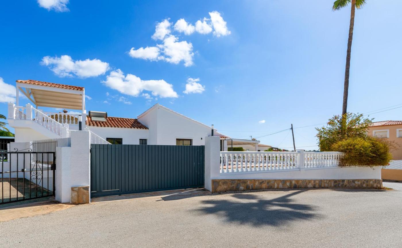 Pura Vida - Plusholidays Villa Calpe