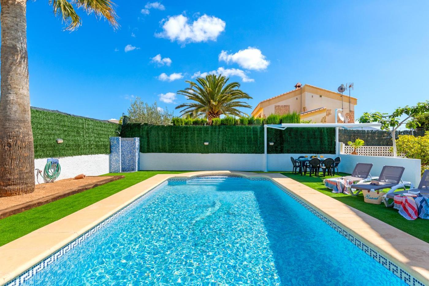 Pura Vida - Plusholidays Calpe