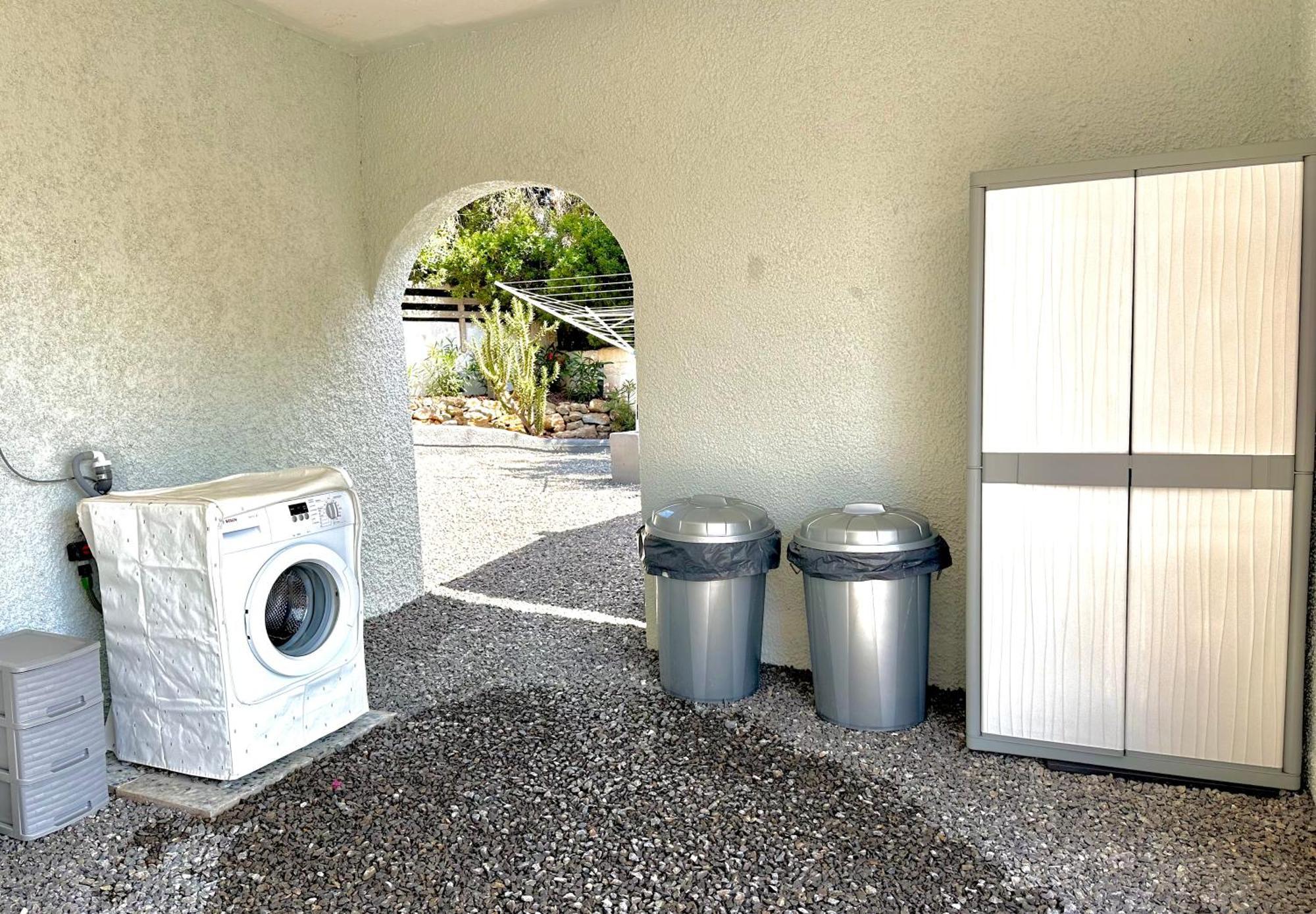 Sunny In A Cosy With Shared Swimming Pool Apartamento *