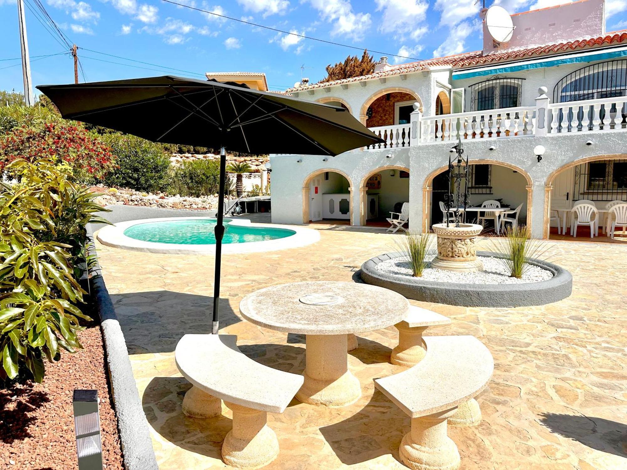 Sunny In A Cosy With Shared Swimming Pool * Calpe