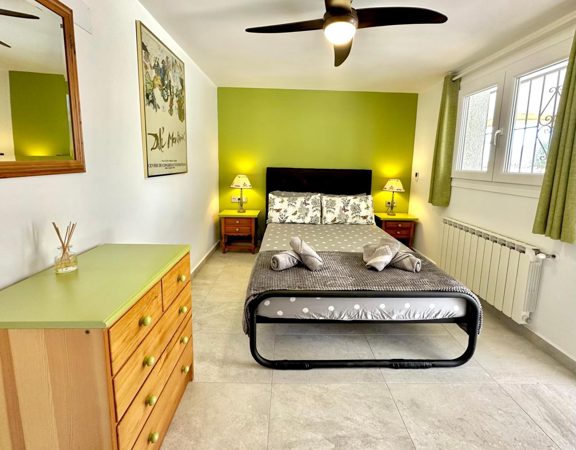 Sunny In A Cosy With Shared Swimming Pool Apartamento