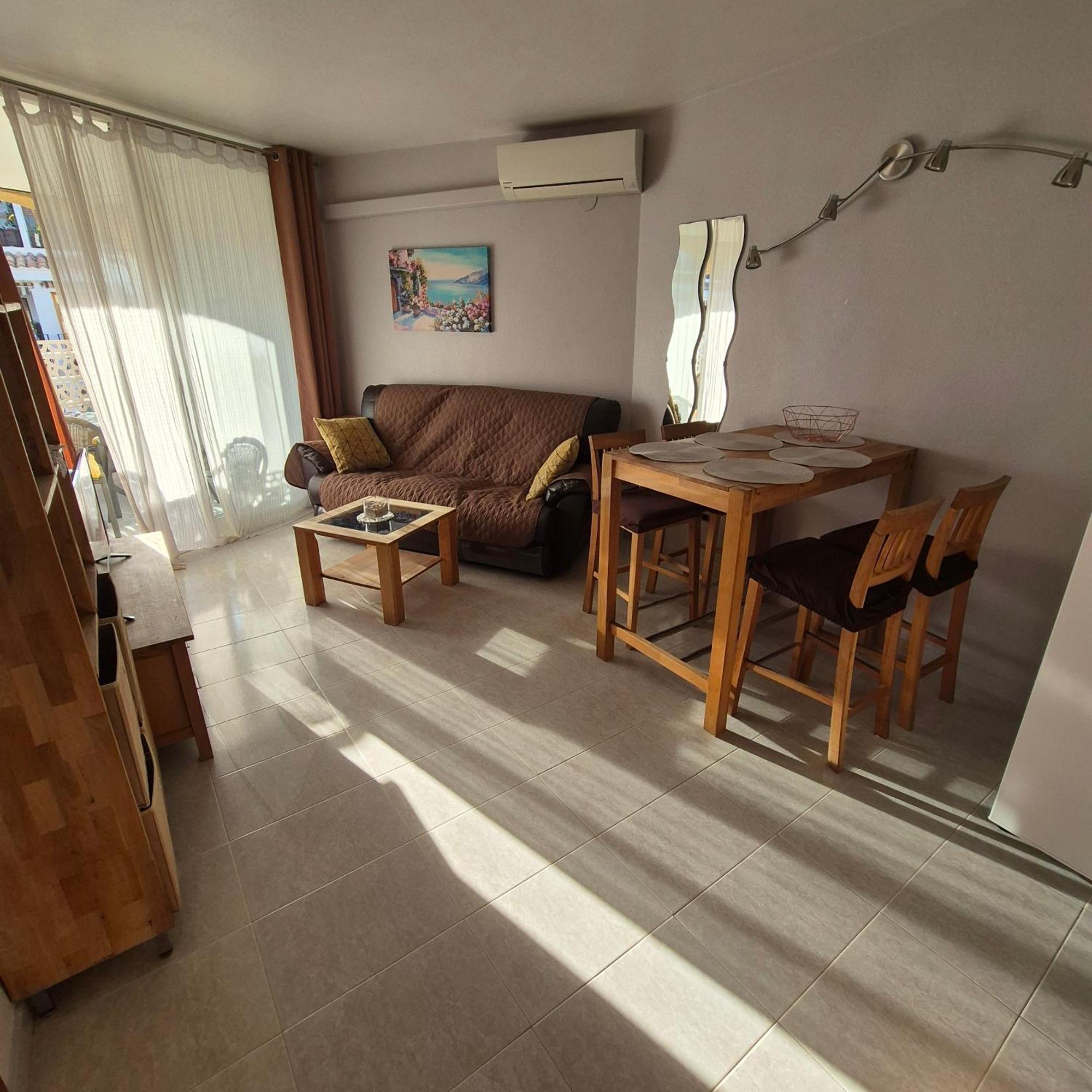 Piso Soleado En Apolo Vii Apartamento *