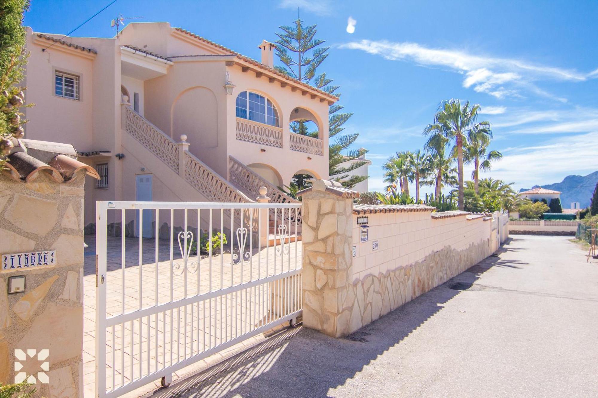 Villa Luna Feliz By Abahana Villas