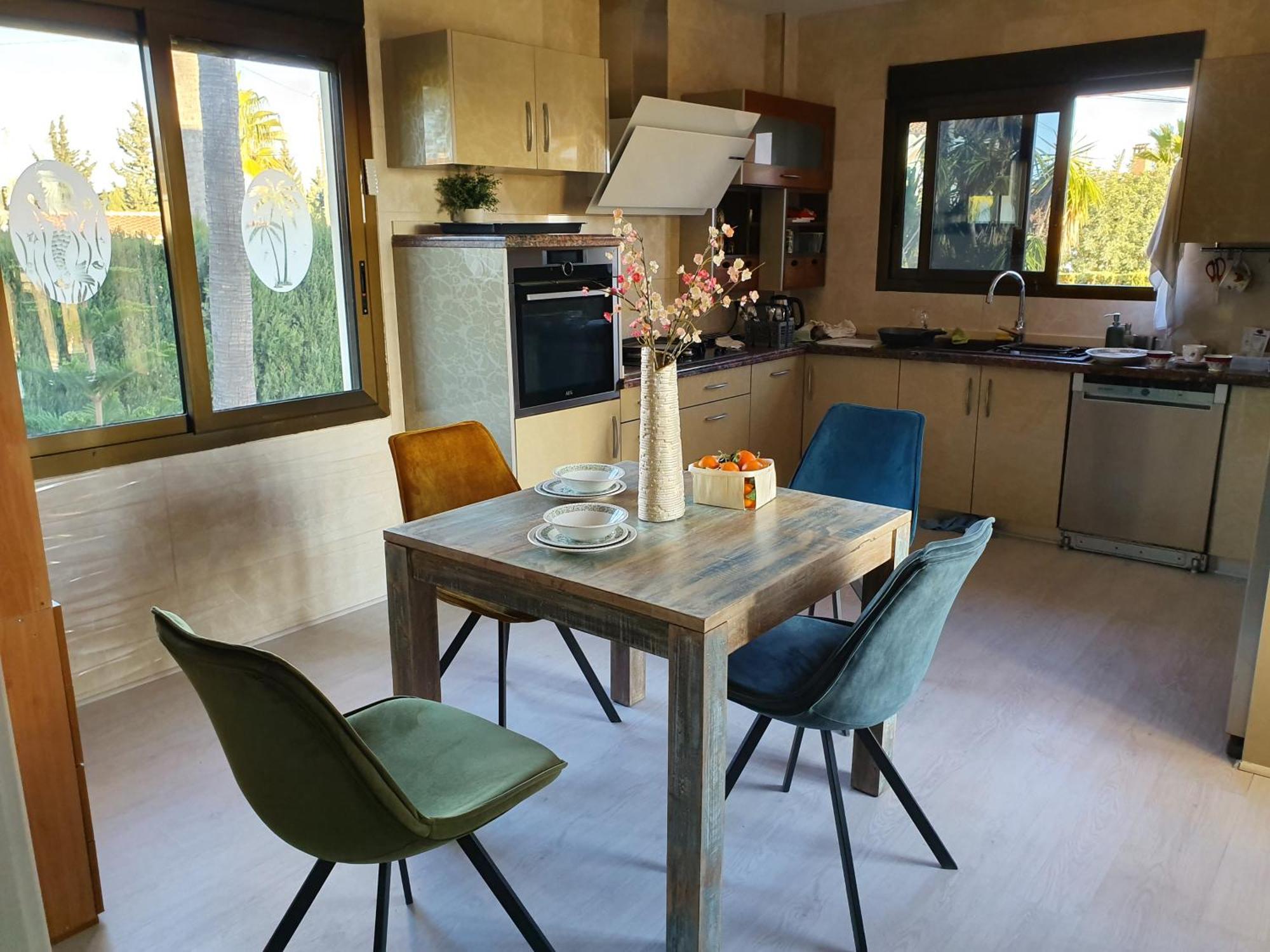 Villa Luxury - Pool, Hot Tub, Aircon, Tvs, Cinema, Office, Gbit Internet, Sports Equipment Calpe