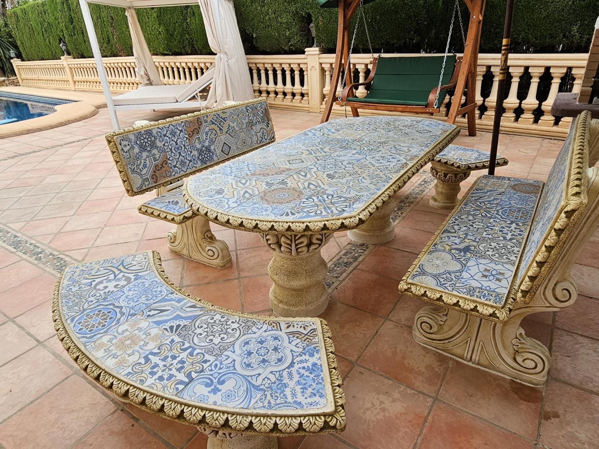Luxury - Pool, Hot Tub, Aircon, Tvs, Cinema, Office, Gbit Internet, Sports Equipment *