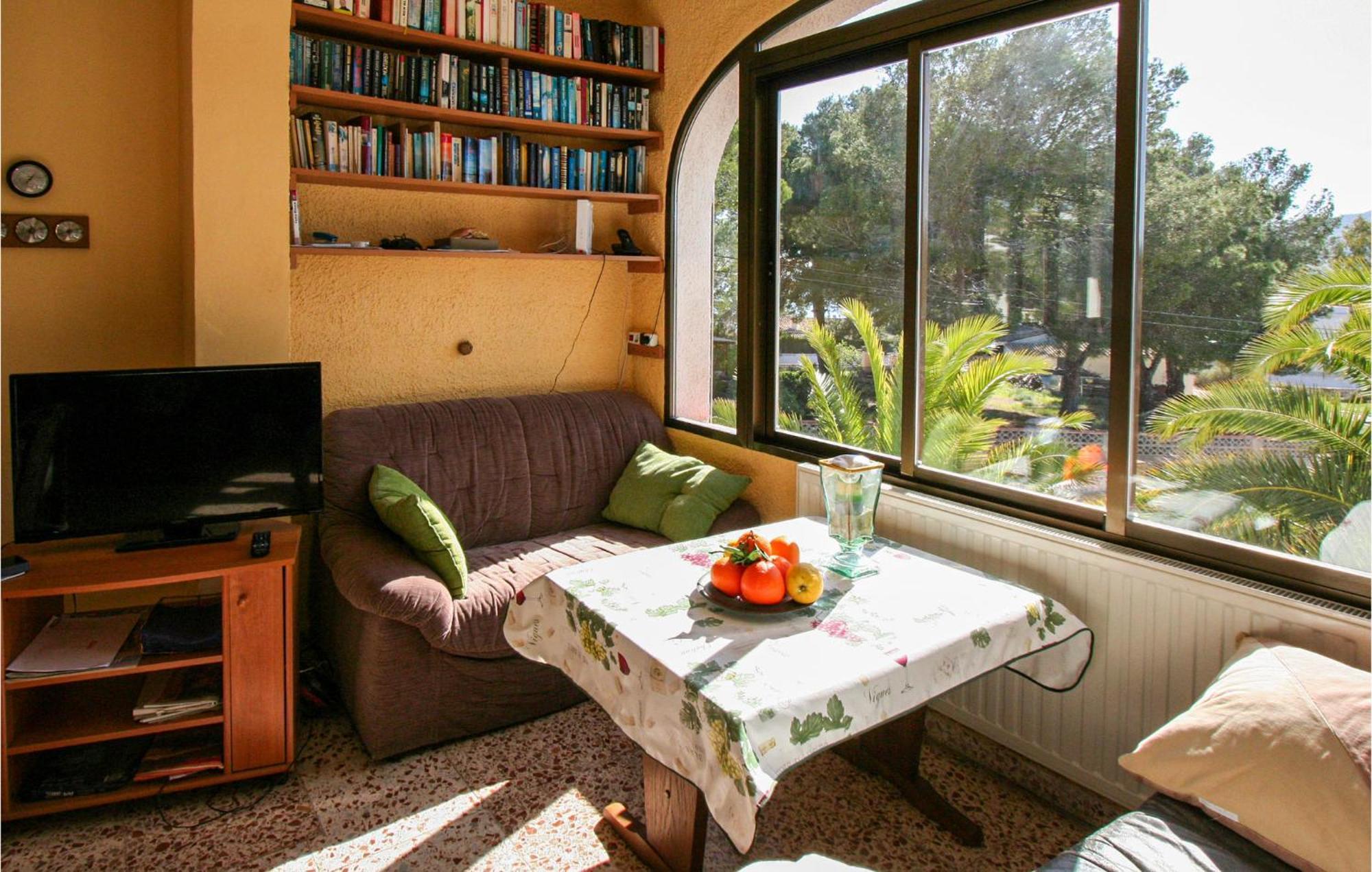 Сasa de vacaciones Gorgeous In Calp With Kitchen Calpe