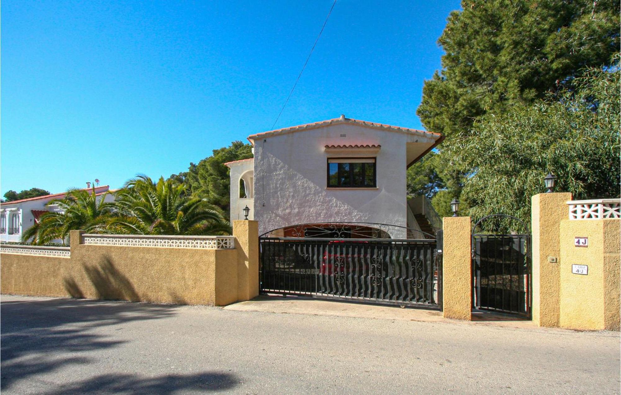 Gorgeous In Calp With Kitchen