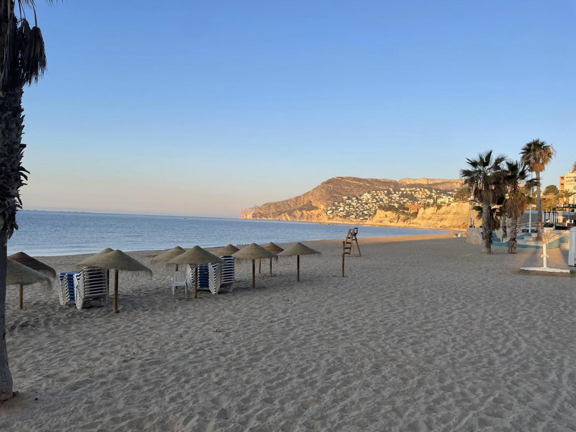 Safestay Seafront Hostal *