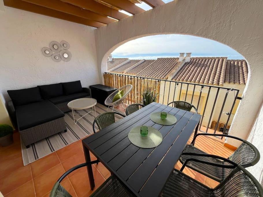 Apartamento Albatros - Imperial Park - Sea View, 6 Pools, Terrace