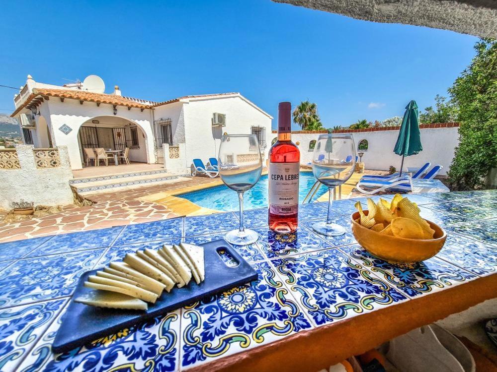 Villa A012 - Acogedora Casa De Estilo Tradicional Con Piscina Privada En La Calalga