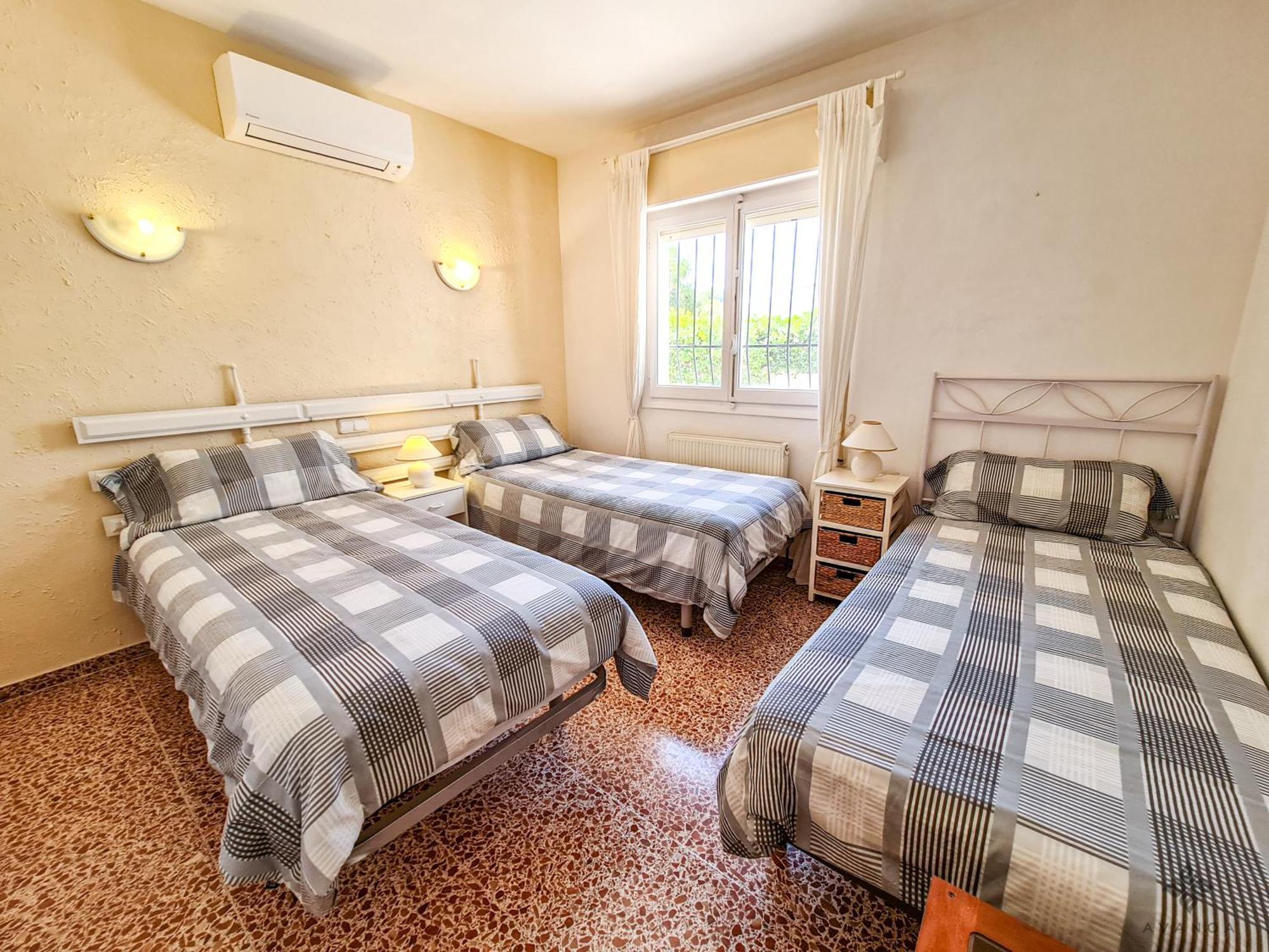 A012 - Acogedora Casa De Estilo Tradicional Con Piscina Privada En La Calalga Villa Calpe