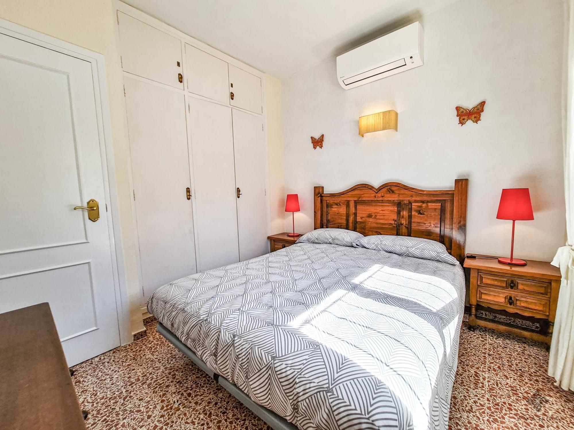 A012 - Acogedora Casa De Estilo Tradicional Con Piscina Privada En La Calalga *