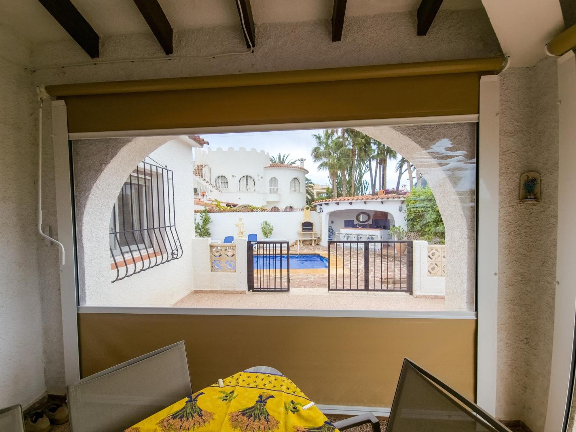 A012 - Acogedora Casa De Estilo Tradicional Con Piscina Privada En La Calalga *