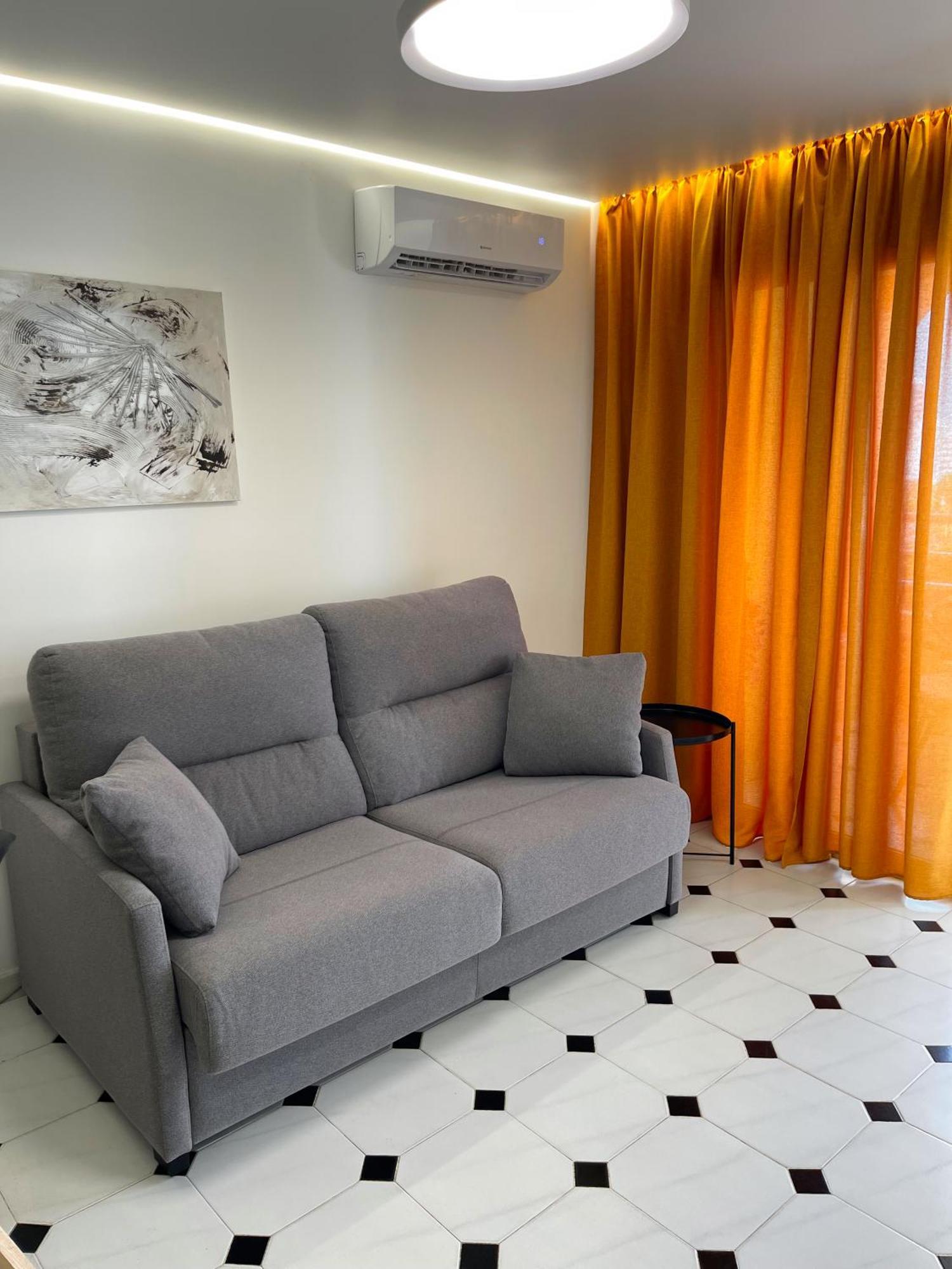 Apolo 5 Near Restaurants 150 Meter From