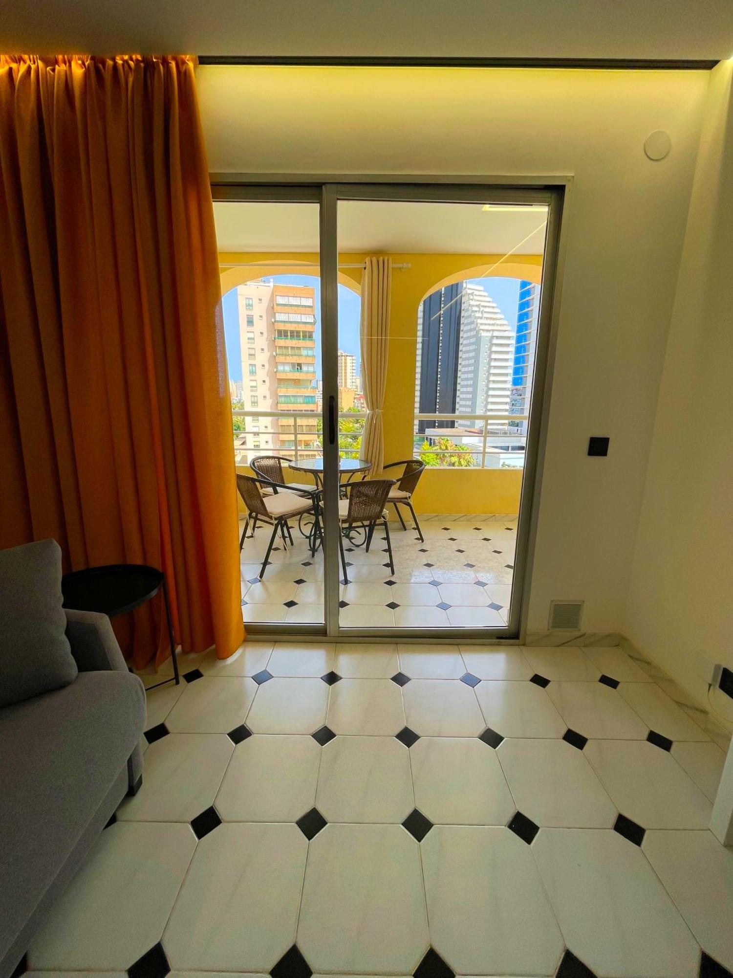 Apolo 5 Near Restaurants 150 Meter From Apartamento Calpe