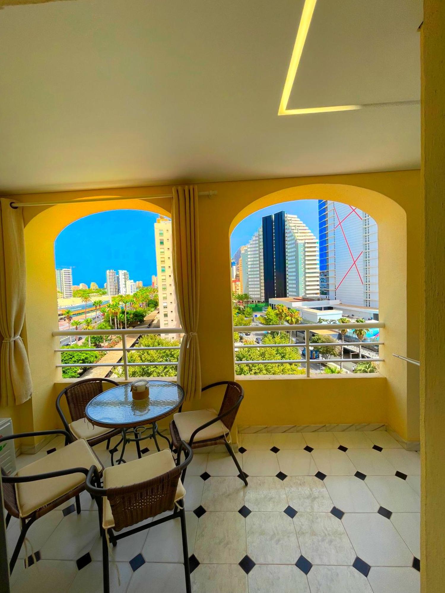 Apolo 5 Near Restaurants 150 Meter From * Calpe