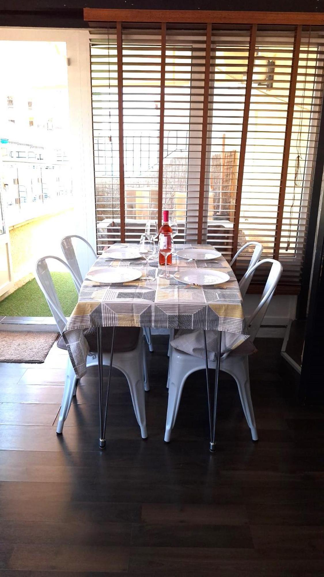 Apartamento ático Con Encanto, 50m De La Playa, Vista Al Mar, Wifi Fibra, Gran Terraza *
