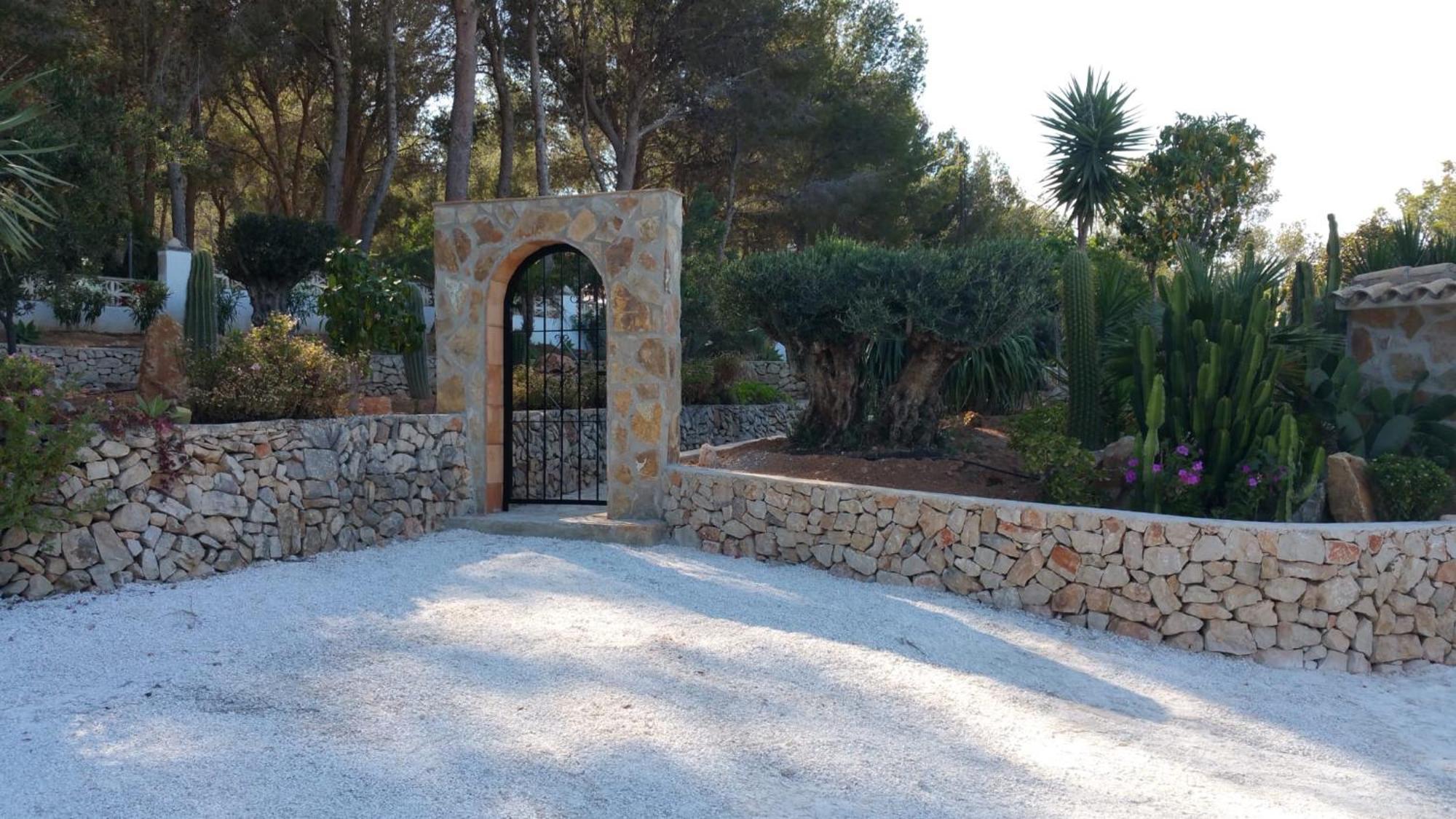Ref 147) 10 Persons Calpe