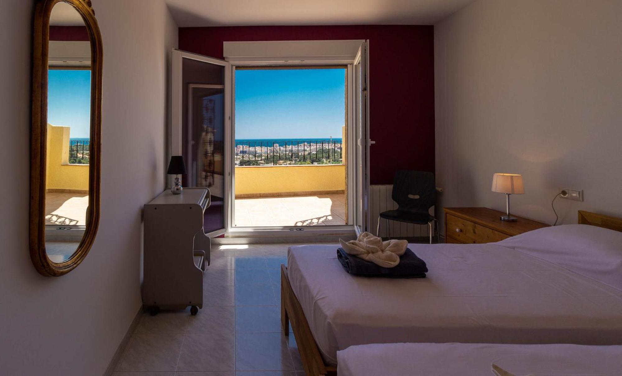 Ref 147) 10 Persons Villa Calpe