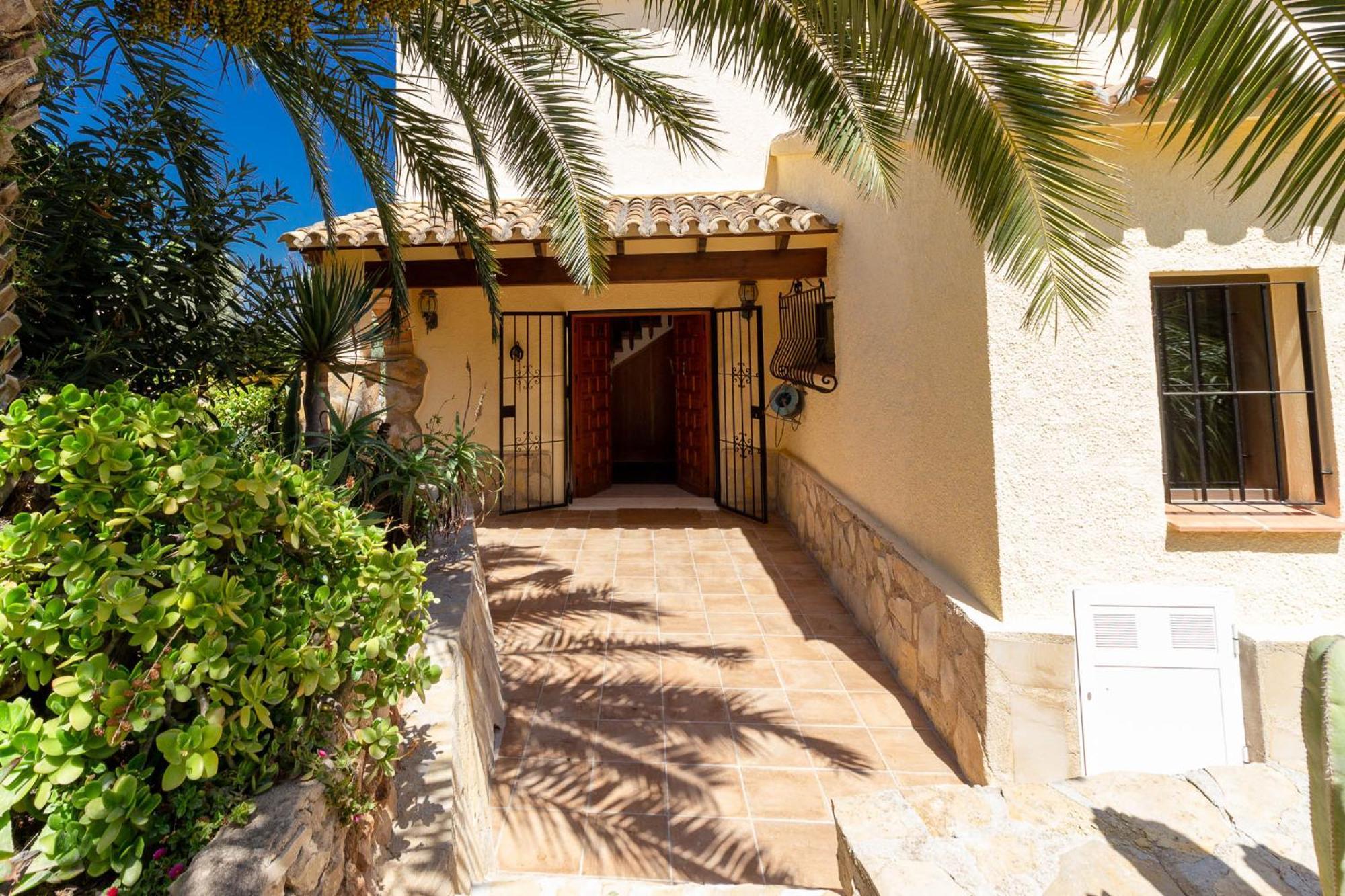Ref 147) 10 Persons Villa Calpe
