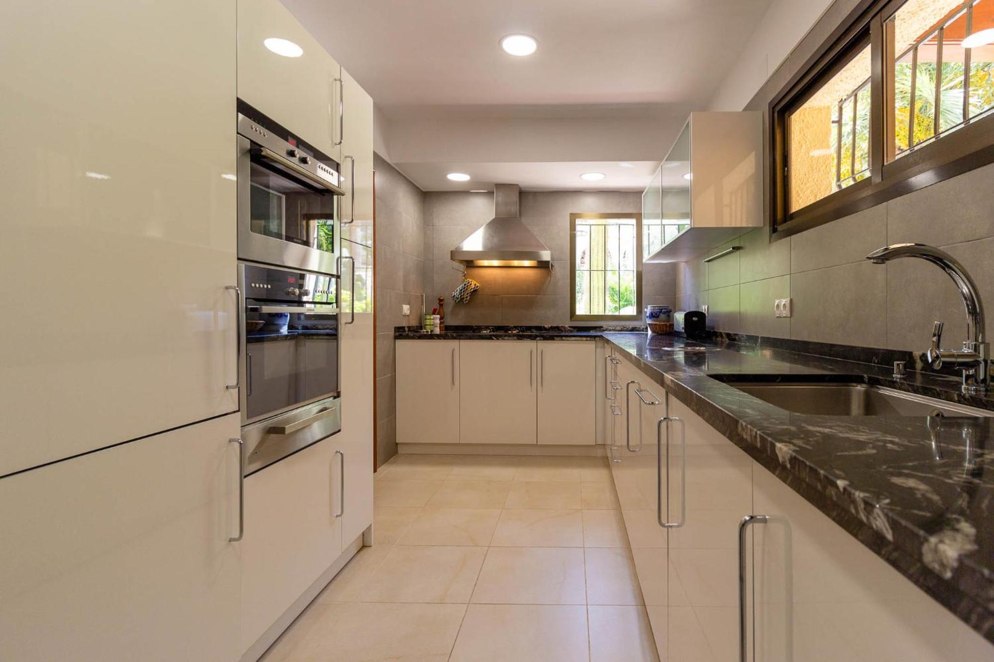 Ref 147) 10 Persons Villa *