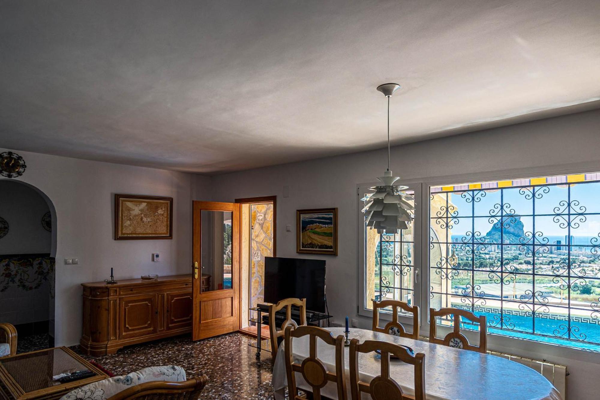 Ref 147) 10 Persons Villa *