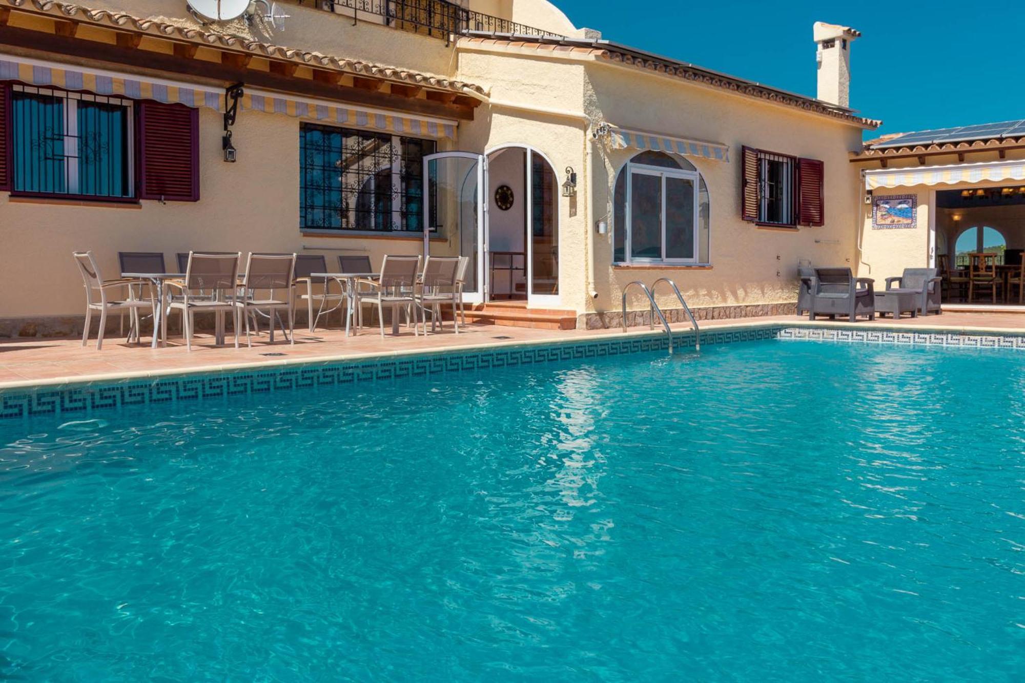 Ref 147) 10 Persons * Calpe