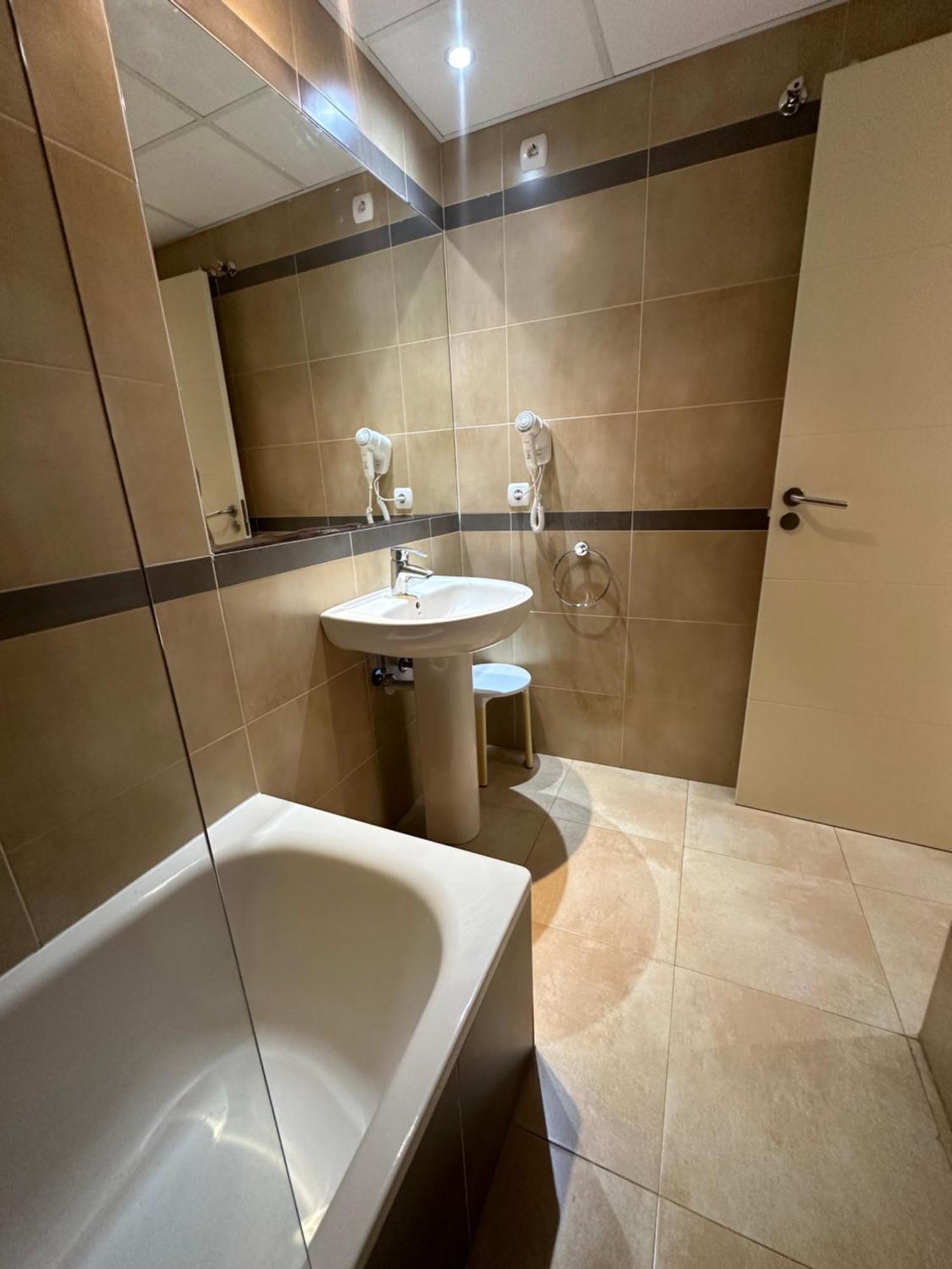 Luxurious Esmerald Apartment *