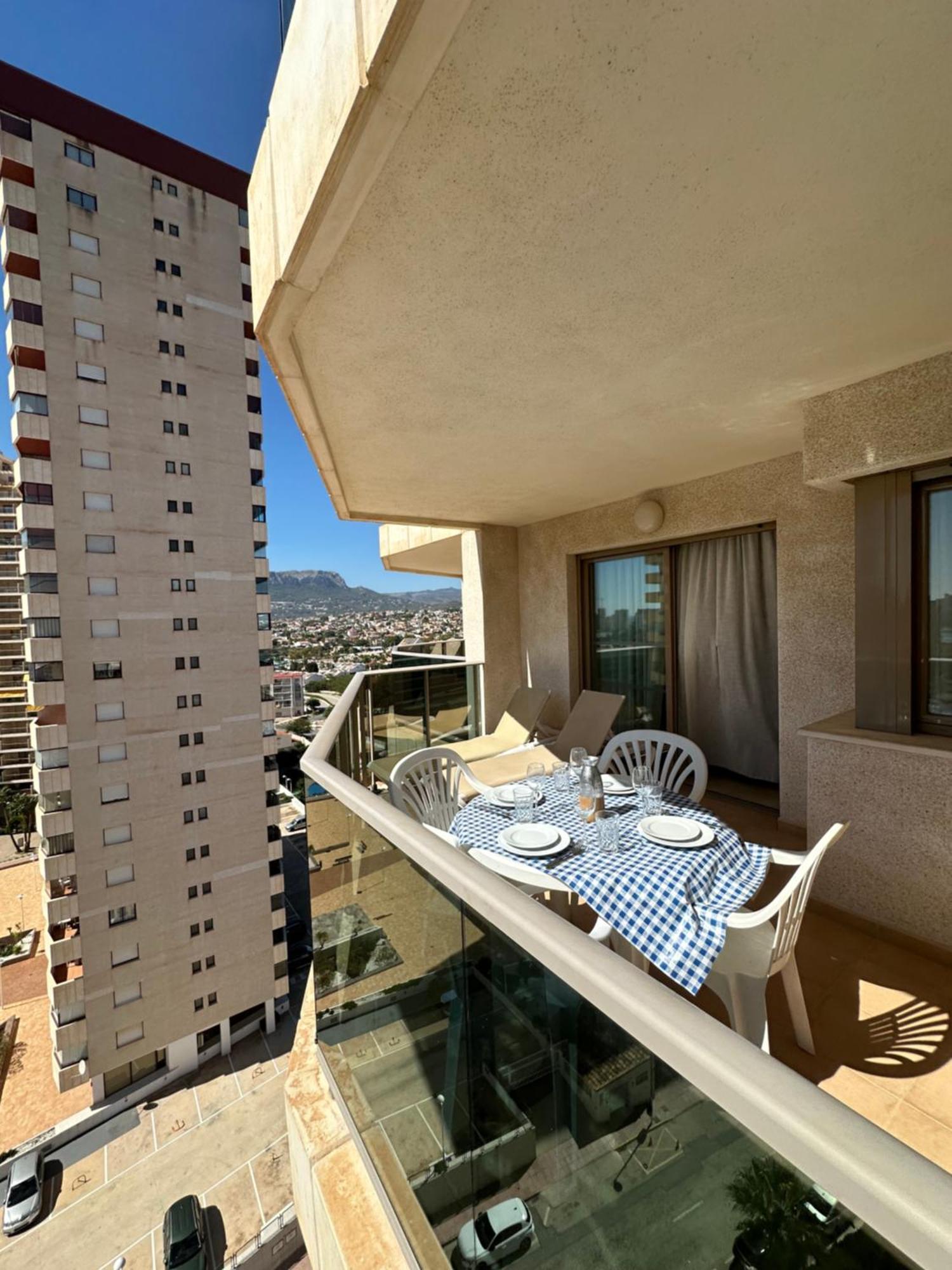 Luxurious Esmerald Calpe