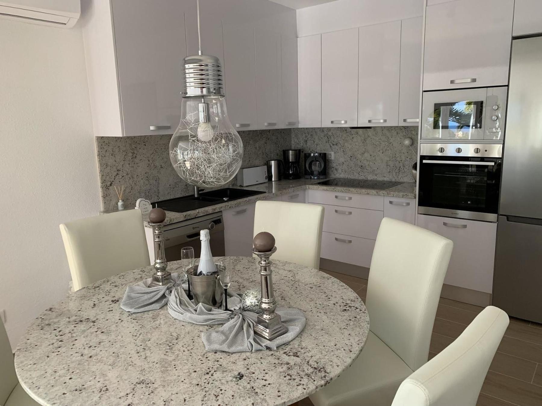 Сasa de vacaciones Mit Privatpool Fuer 8 Personen Ca 165 Qm In Calp, Valencia Costa Blanca *