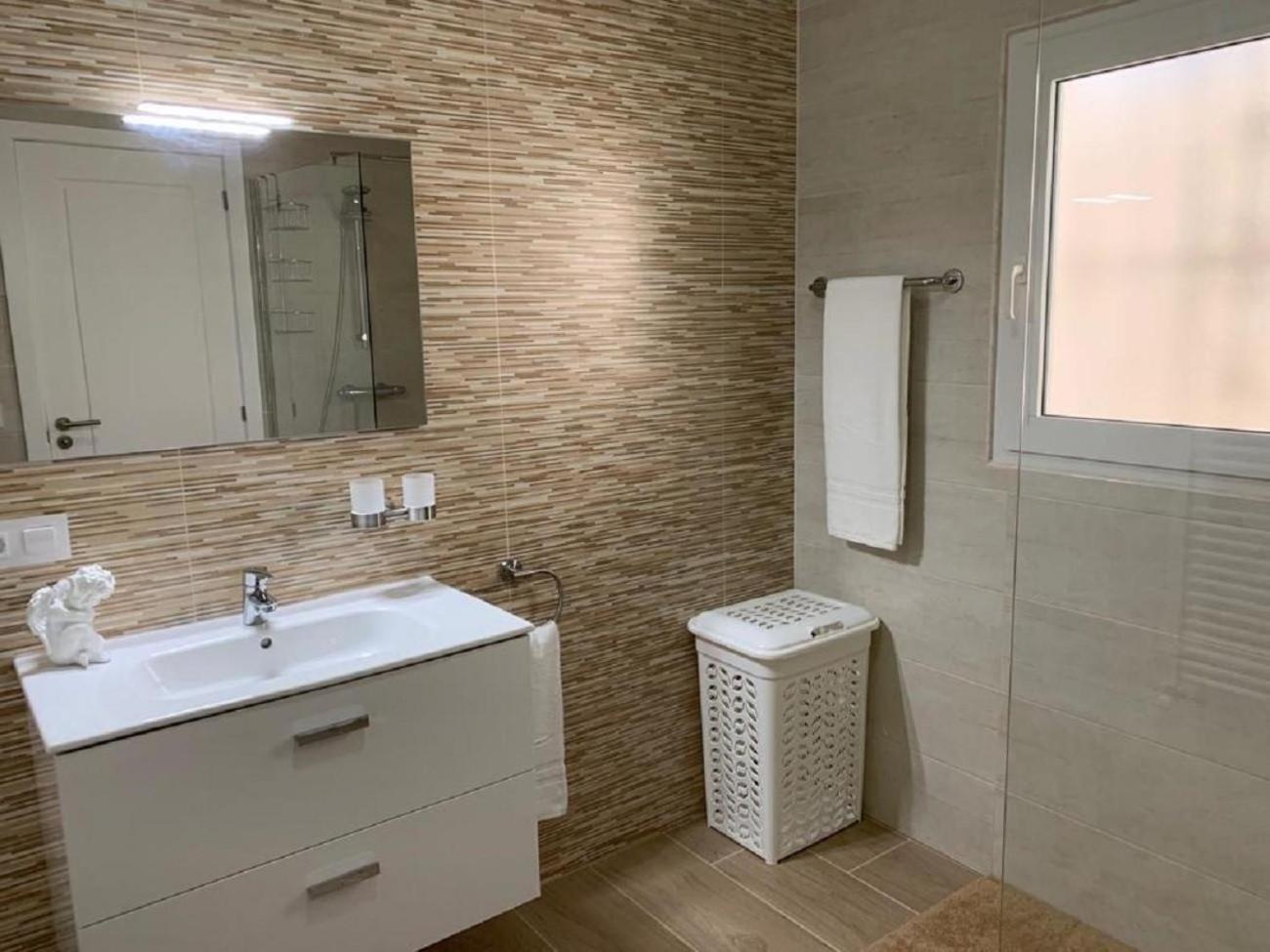 Сasa de vacaciones Mit Privatpool Fuer 4 Personen Ca 120 Qm In Calp, Valencia Costa Blanca *