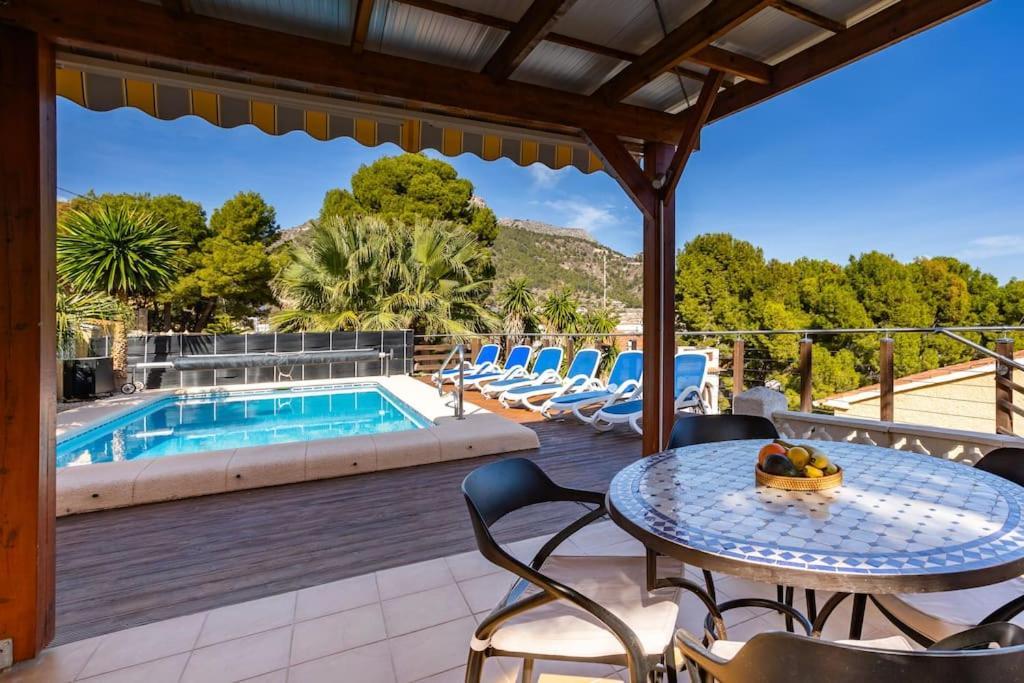Spanish Style-villa, Heated Pool & Sea View Calpe