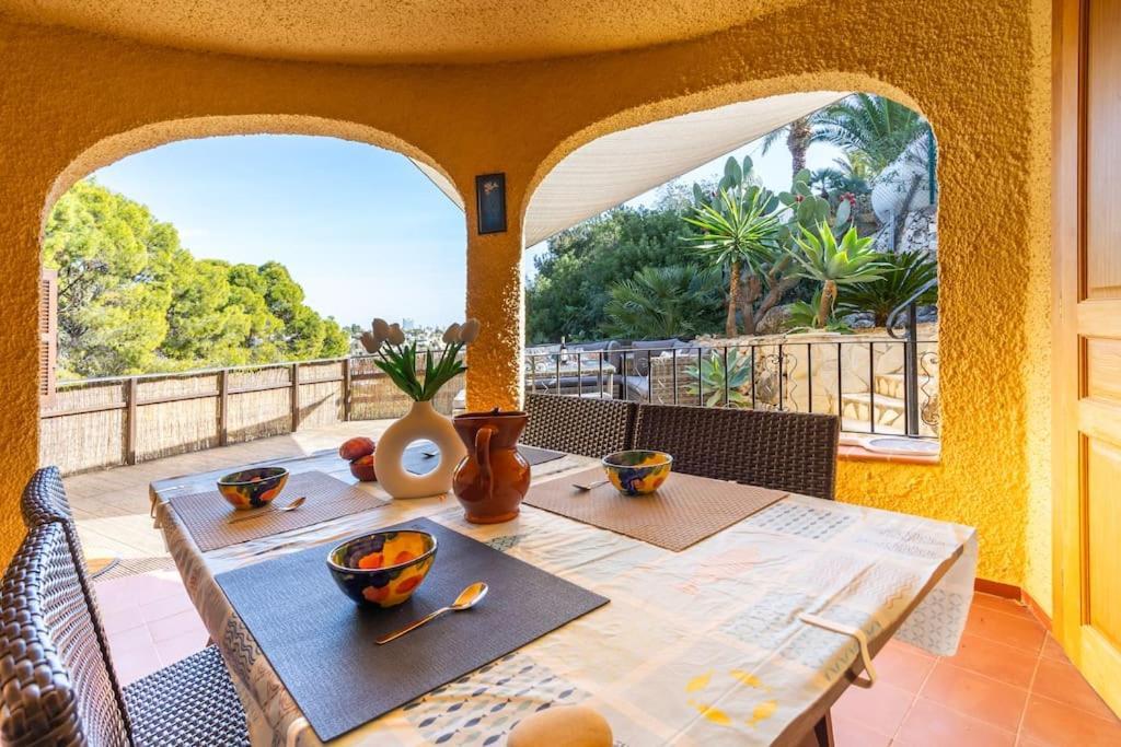 Spanish Style-villa, Heated Pool & Sea View Calpe
