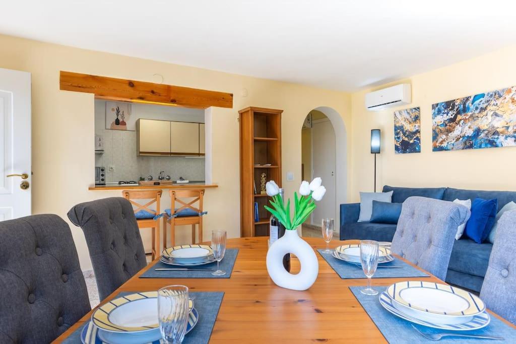 Spanish Style-villa, Heated Pool & Sea View Villa