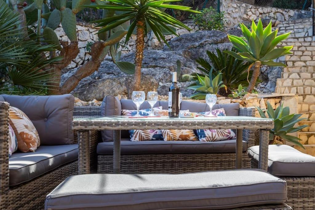 Spanish Style-villa, Heated Pool & Sea View