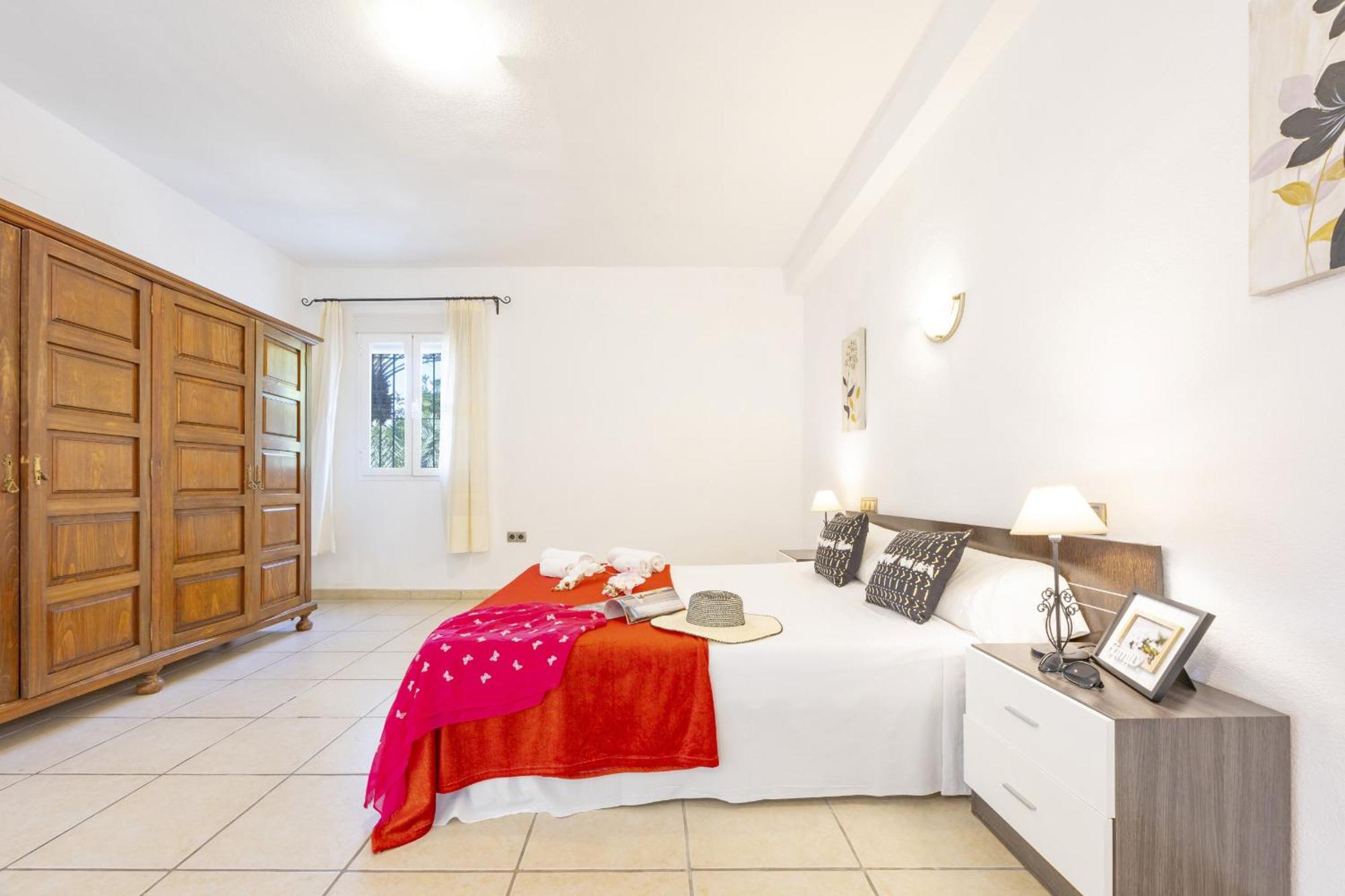 Carola - Plusholidays Calpe