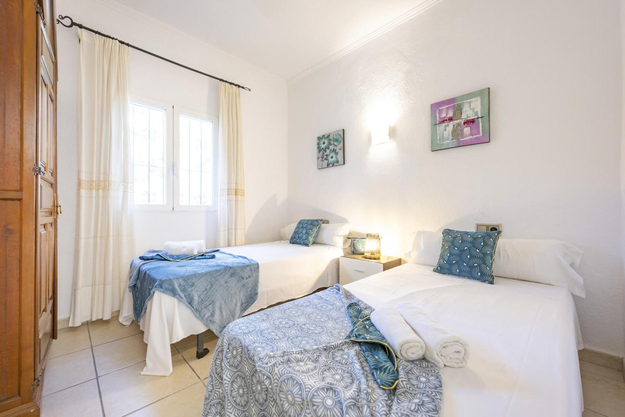 Carola - Plusholidays * Calpe