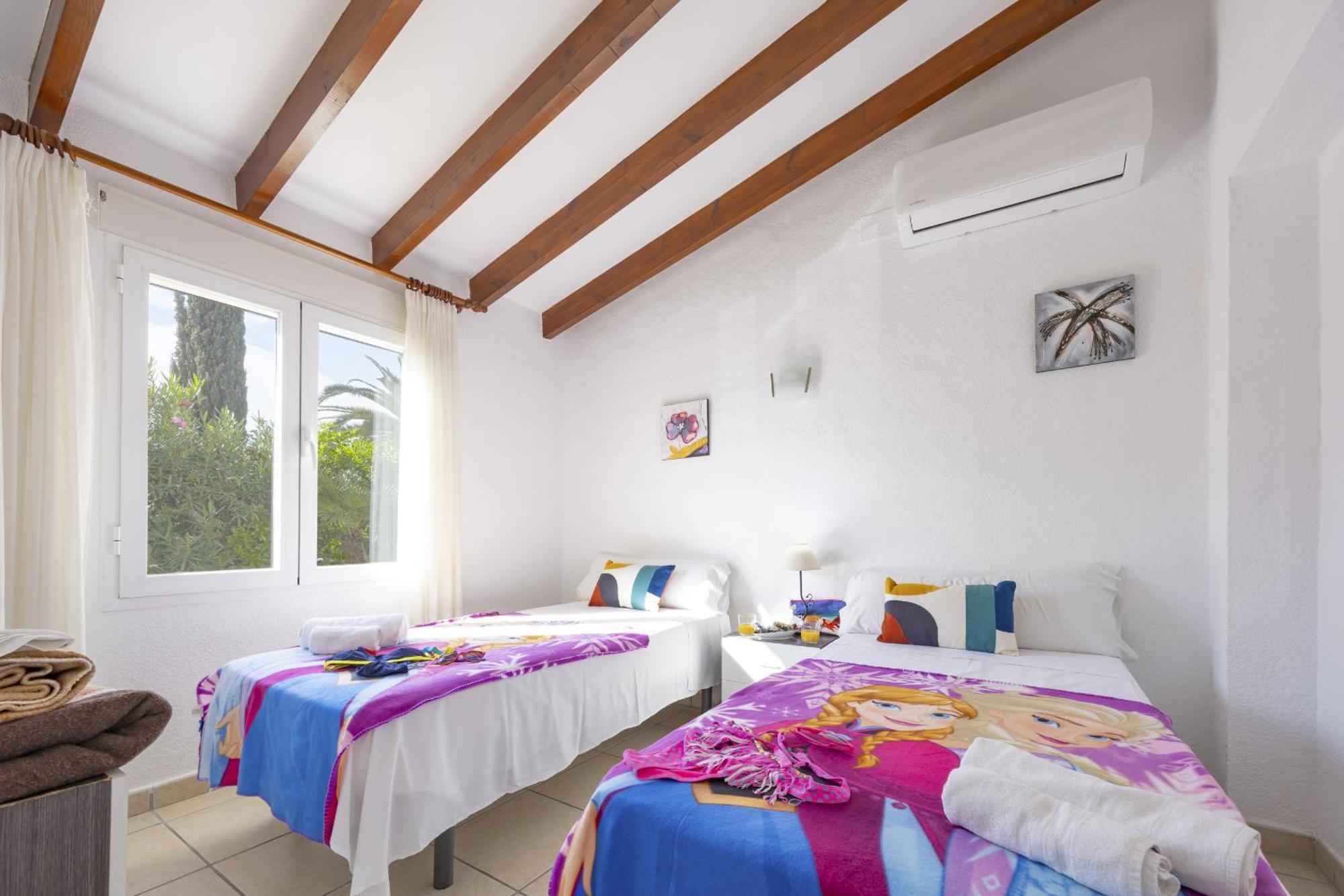 Carola - Plusholidays Villa Calpe